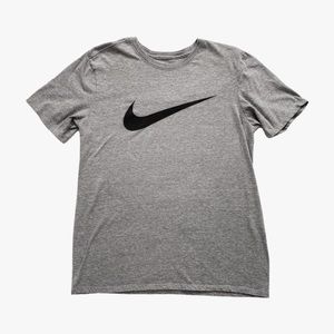 NIKE SWOOSH TEE